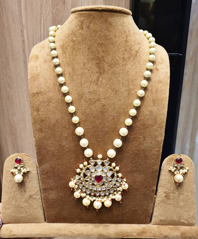 RED AZALEA GOLD JADAU POLKI PENDANT SET