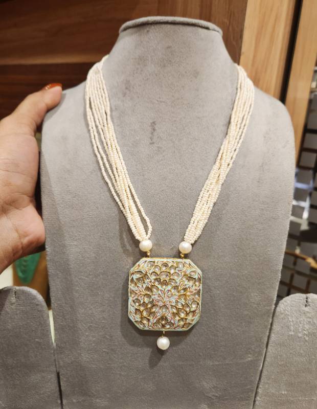 BLUEISH  LIGHT WT GOLD JADAU NECKLACE SET