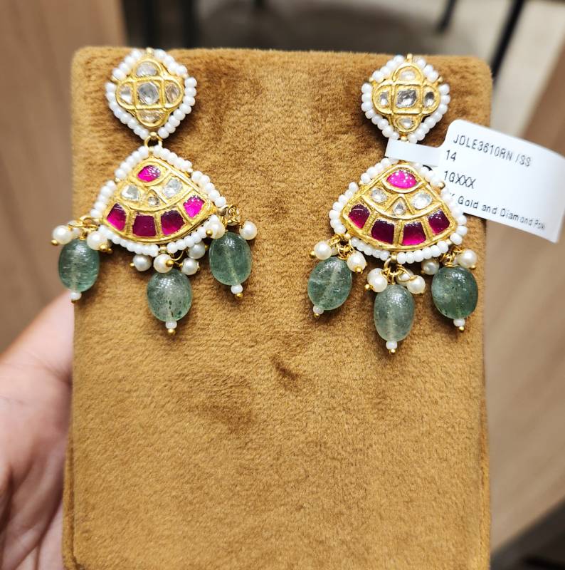 PEAR  LIGHT WT GOLD JADAU EARRINGS