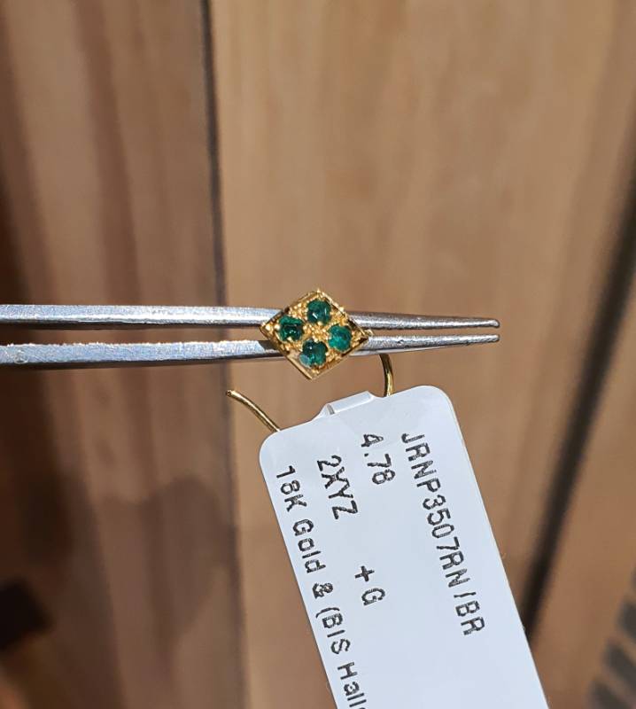 GREEN GOLD JADAU NOSE PIN