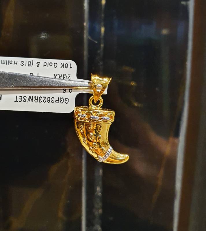 ELEPHANT TEETH PLAIN GOLD PENDANT