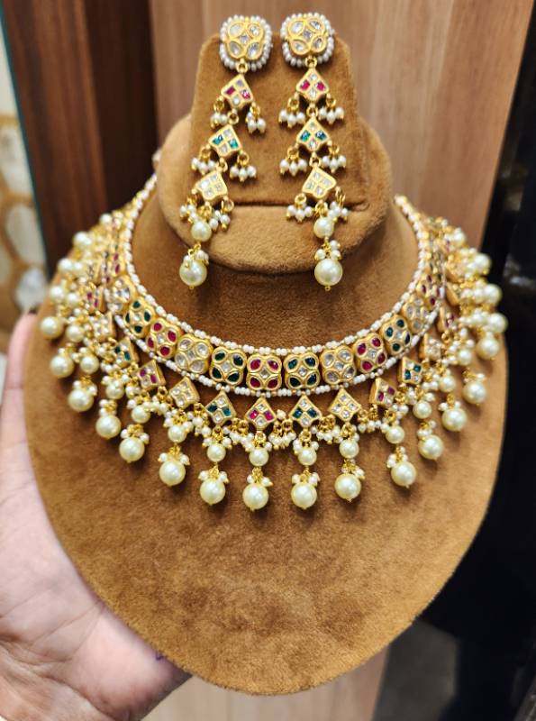 KITE FLORET LIGHT WT GOLD JADAU NECKLACE SET
