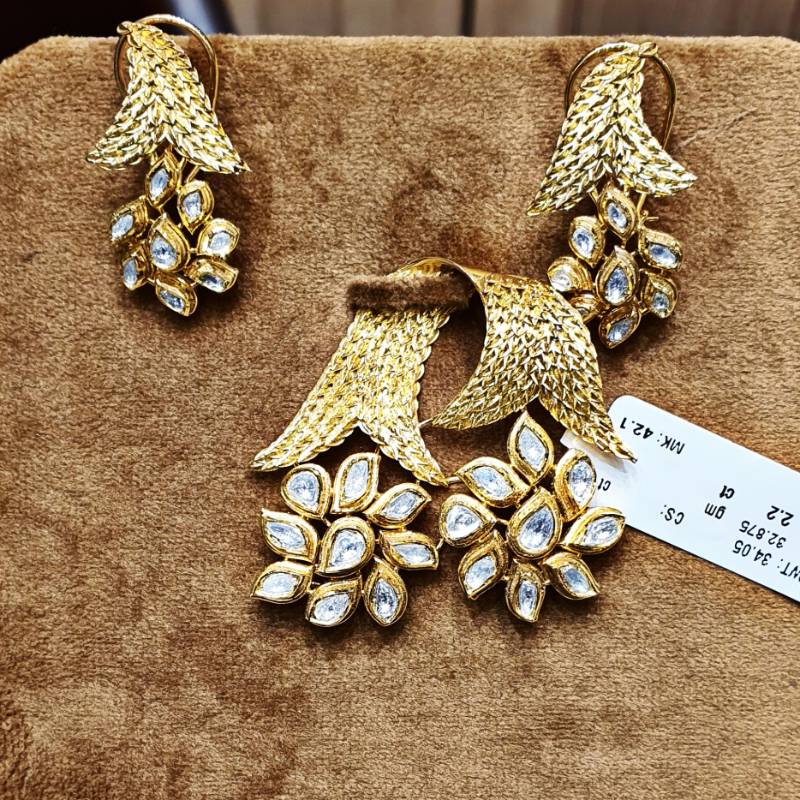 FISH TAIL GOLD JADAU POLKI PENDANT SET