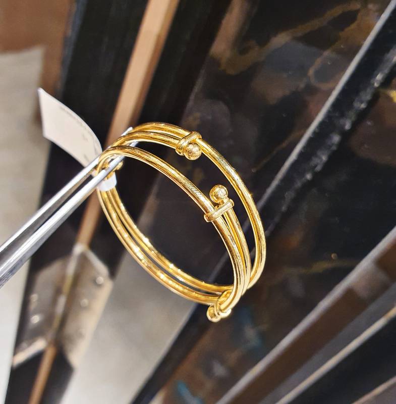 BABY CARA PLAIN GOLD BANGLE