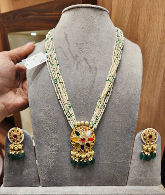 RND NAVRATNA FLORAL LIGHT WT GOLD JADAU NECKLACE SET