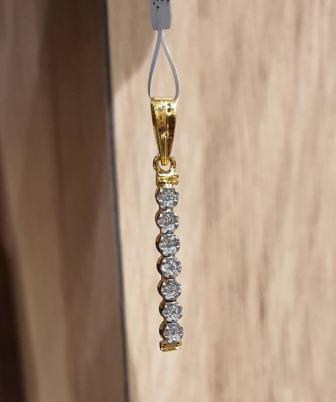 LINERR GOLD DIAMOND PENDANT