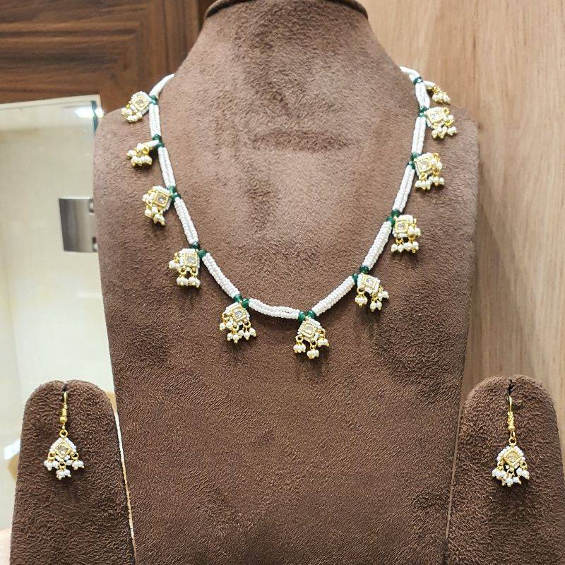 13 DIAMOND POLKI LIGHT WT GOLD JADAU NECKLACE SET