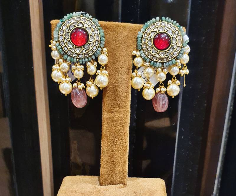 EM RD CARNATION GOLD JADAU POLKI EARRINGS