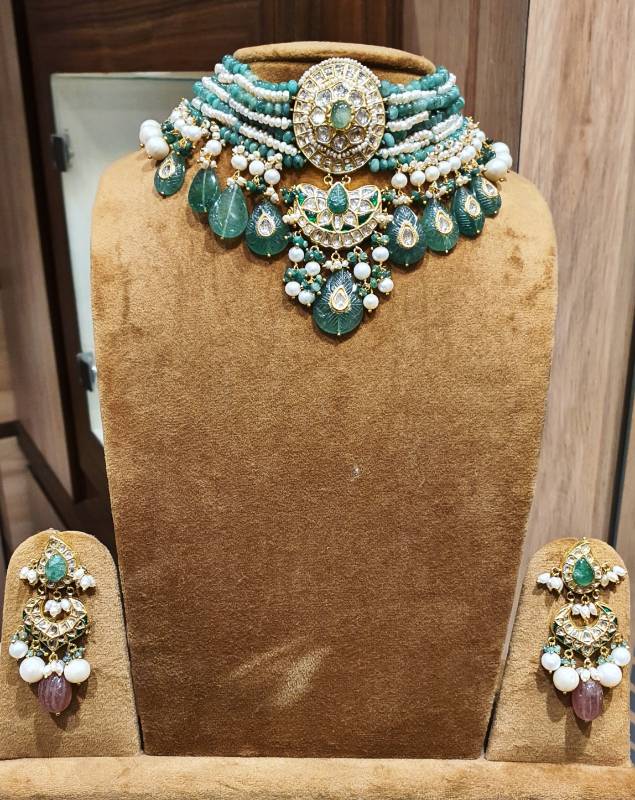 TY EM ZENA GOLD JADAU POLKI CHOKER SET