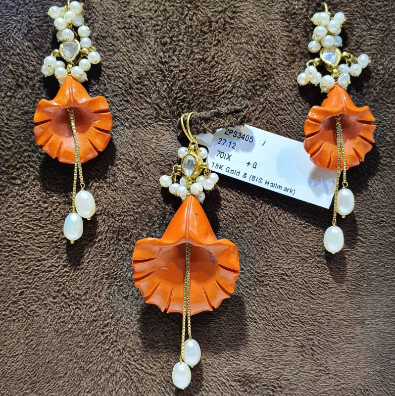 CORAL SEASHELL MOTI GOLD ZIRCON POLKI PENDANT SET