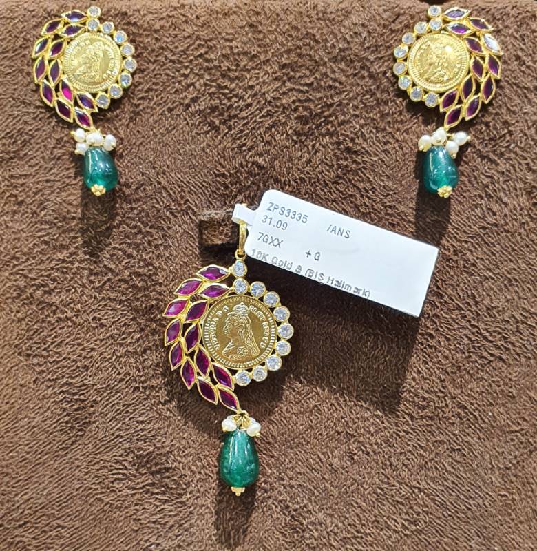 GINI ONYX DROP RED  GOLD ZIRCON POLKI PENDANT SET