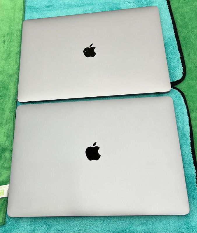 Mac Book Pro i9 500GB