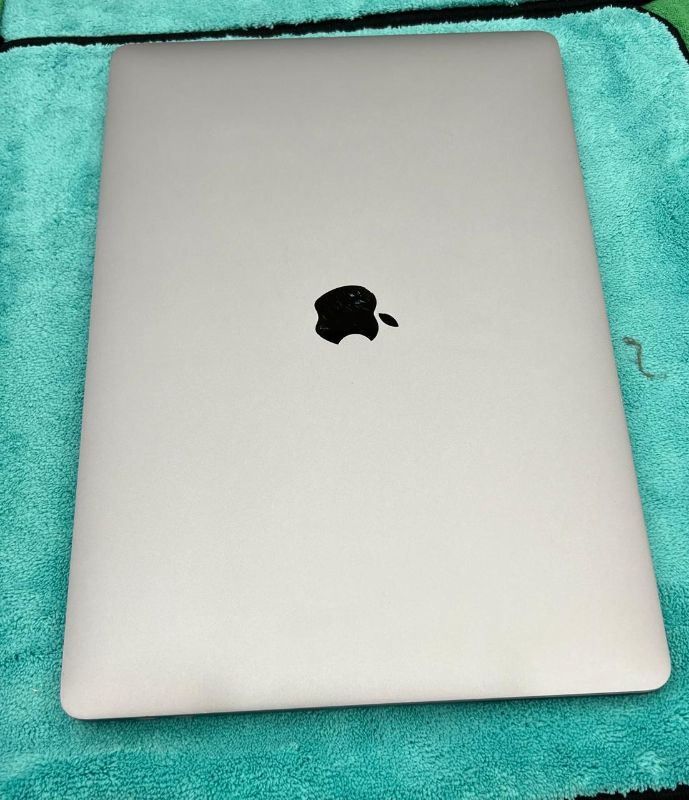 Mac Book Pro i7 500GB