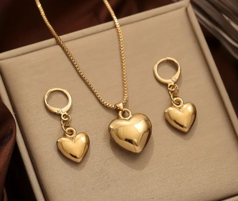 Golden Heart Necklace with Earrings