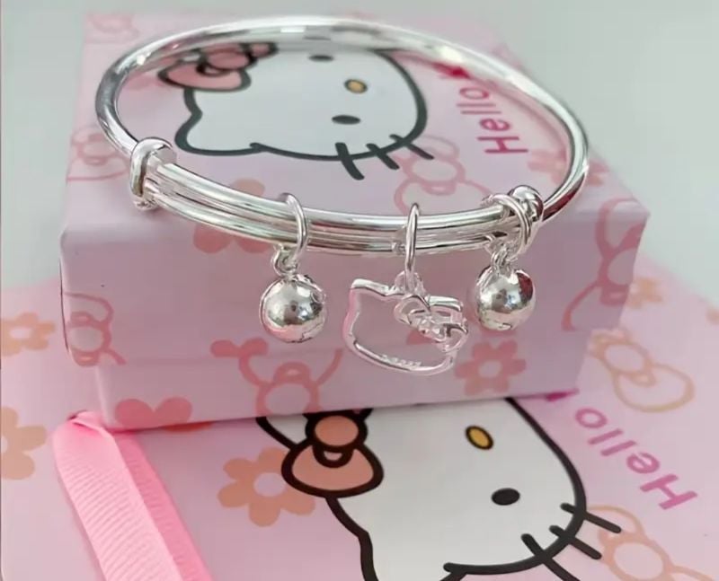 Kitty Bangle