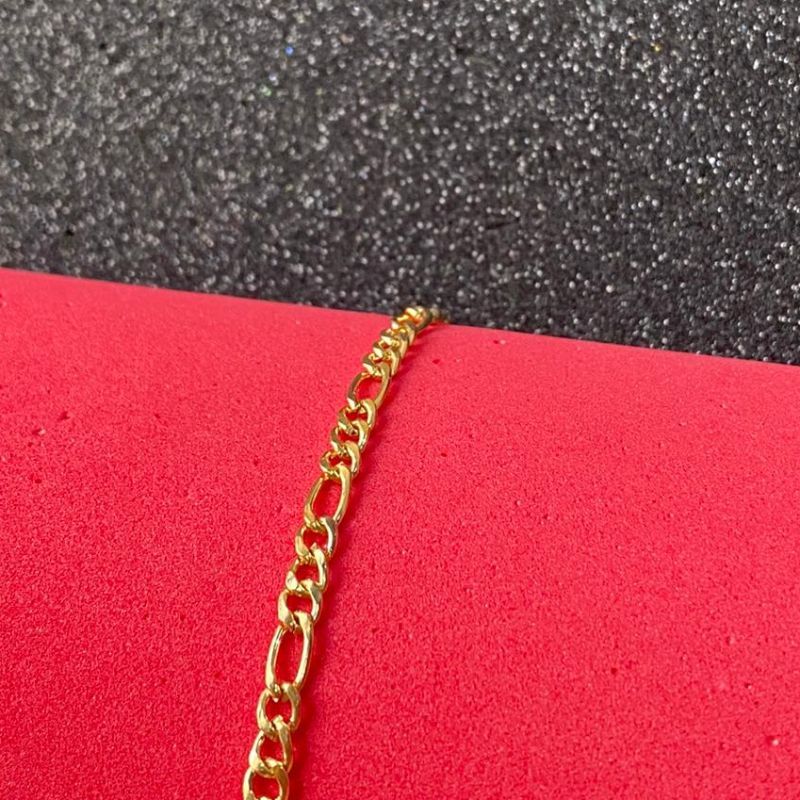 Chain Bracelet with large whole