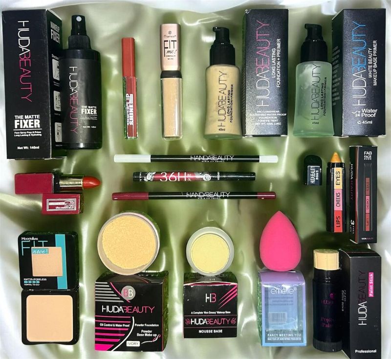 15 IN 1 MAKEUP
DEAL