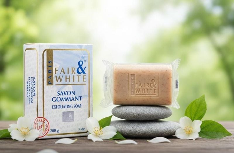 صابون فير آند وايت المقشر | صابون 200 جرام لاستعادة إشراق البشرة  Fair & White Exfoliating Soap | 200g Soap for Restoring Skin Radiance