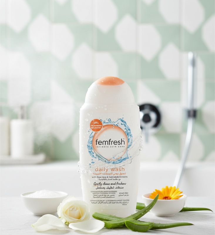 غسول فيم فريش اليومي للمناطق الحميمة مع خلاصة الصبار والآذريون | متوازن الحموضة ومُختبر من قبل أطباء النساء | 250 مل  Femfresh Daily Intimate Wash with Aloe Vera and Calendula Extract | pH Balanced and Gynecologically Tested | 250ml