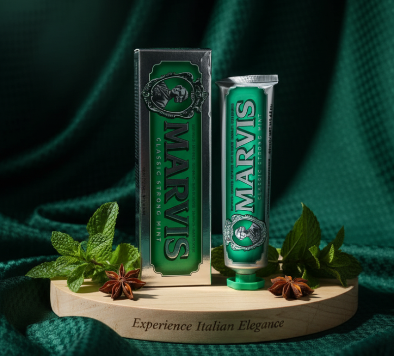 Marvis Classic Strong Mint Toothpaste 85ml – Italian Luxury Toothpaste | Intense Peppermint Freshness | Fluoride Anti-Cavity, Plaque & Tartar Removal, Gentle Whitening | Vintage Silver & Green Tube