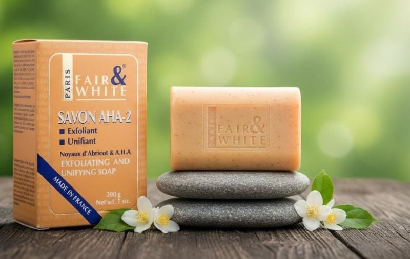صابون فير آند وايت AHA-2 المقشر والموحد للون البشرة | صابون لتفتيح البشرة 200 جرام  
Fair & White AHA-2 Exfoliating and Skin Tone Unifying Soap | Skin Lightening Soap 200g