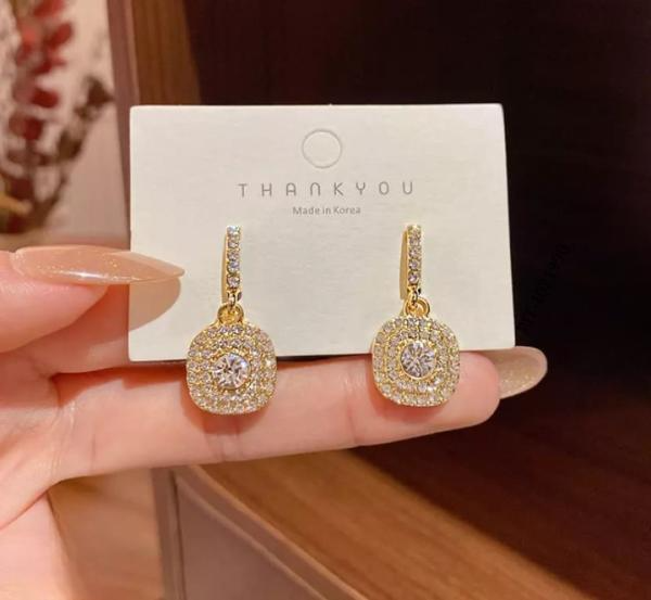 Beautiful Sparkling Korean Zircon Earrings (PJT-990)