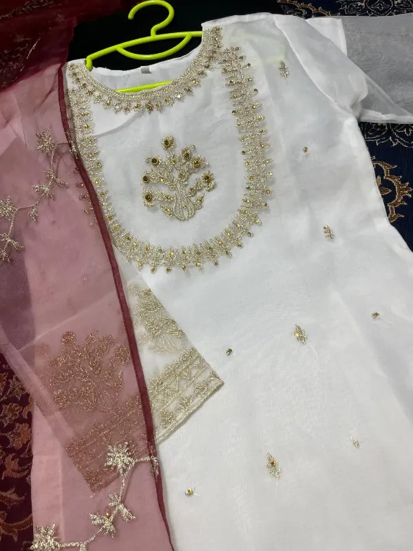 3 Pcs Girl's Organza Embroidered Stitched Suit