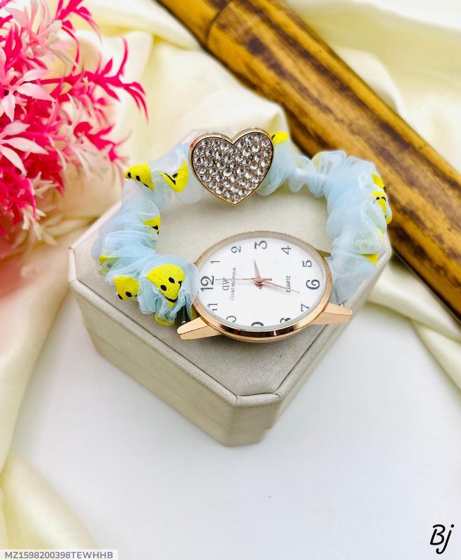 Stylish Women's Quartz Watch  - Water Resistant - 1 Pc
