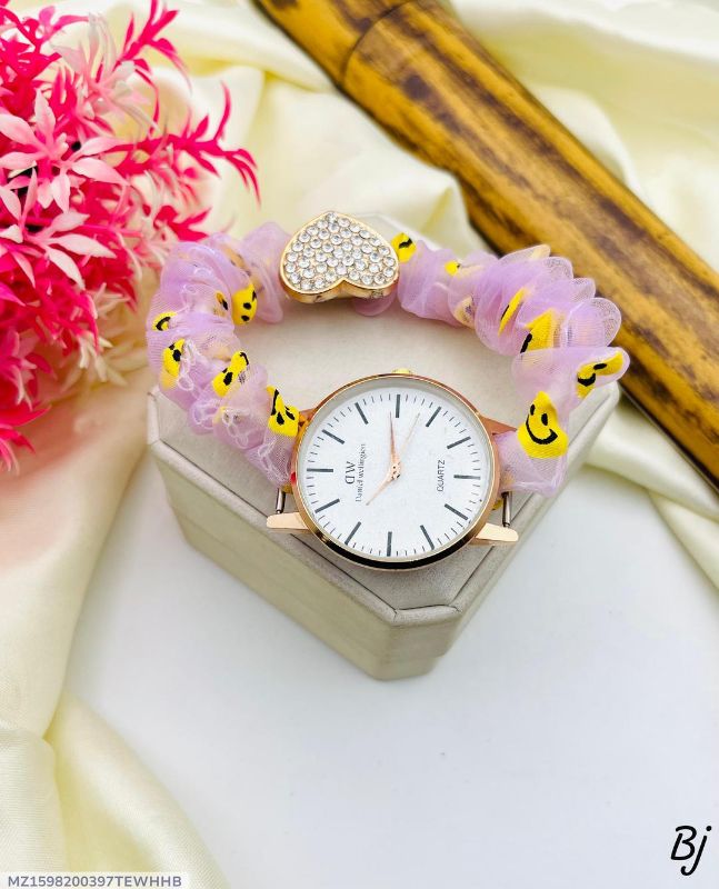 Stylish Women's Quartz Watch  - Water Resistant - 1 Pc