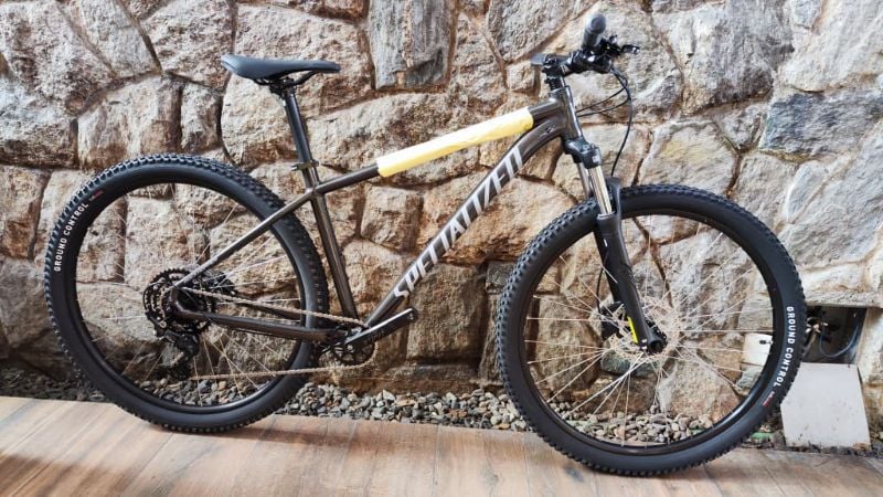 BICICLETA CROSS COUNTRY SPZ ROCKHOPPER SPORT 29 SMK/CLGRY TALLA L AÑO 2026