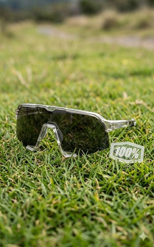 Lentes 100% montura transparente letras plateadas cristal negro un poco más grande y cuadrado
