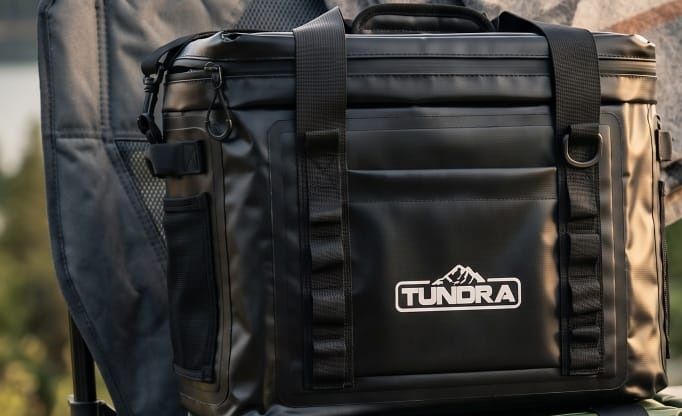 LUNCHERA TERMICA 20LTS NEGRO TUNDRA
