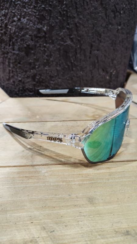 Lentes 100% montura transparente letras plateadas cristal ligeramente verde
