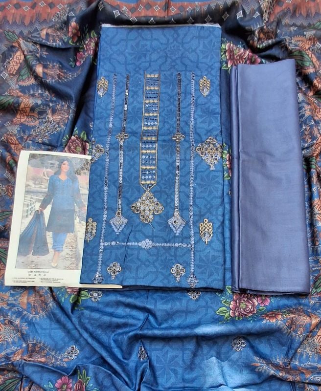 Dhanak Digital Embroidered Winter Collection / 3 Piece Suit - Light Grace Farozi - 4