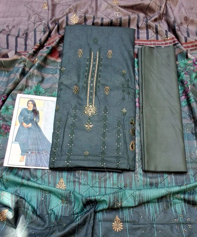 Dhanak Digital Embroidered Winter Collection / 3 Piece Suit - Green / Mehndi - 10