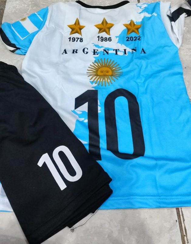 Conjuntos infantiles de equipos de futbol