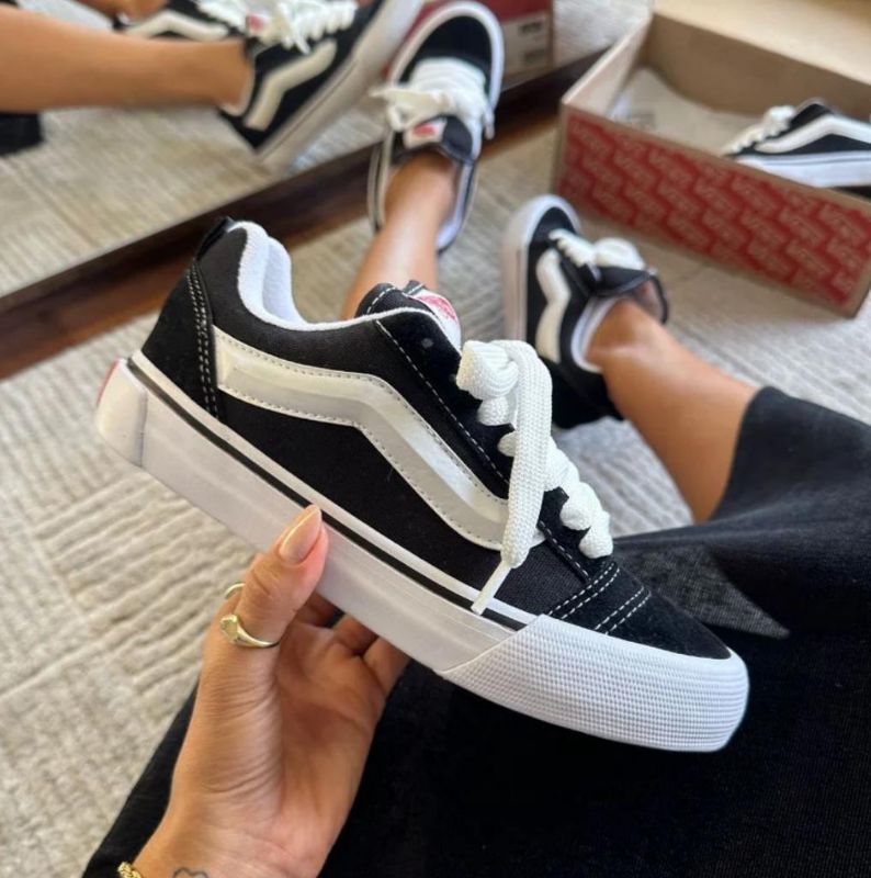 Vans KNU (Pocas Unidades)