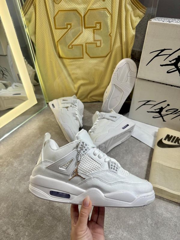 Jordan retro 4