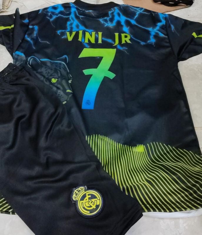 Conjuntos infantiles de equipos de futbol