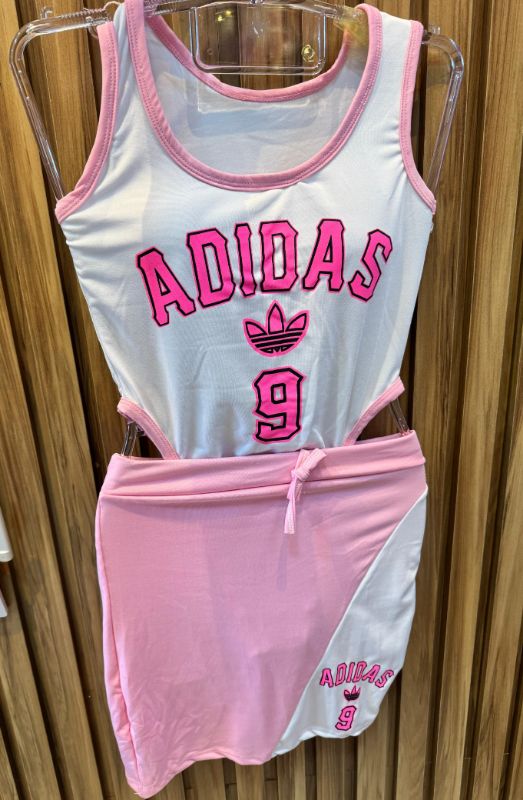 Body y minifalda Adidas