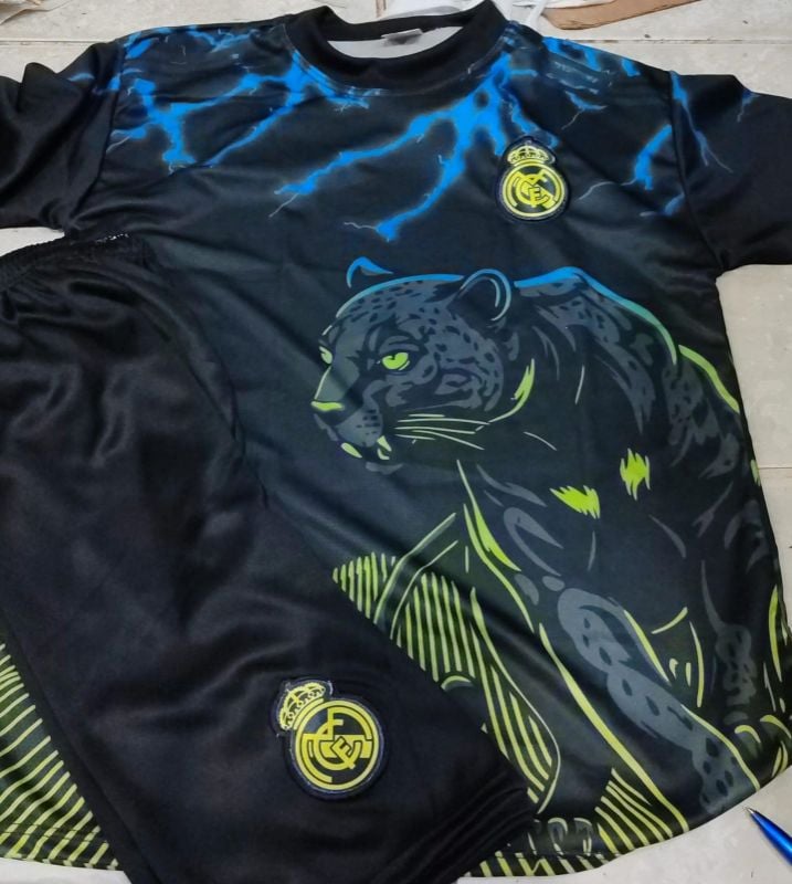 Conjuntos infantiles de equipos de futbol