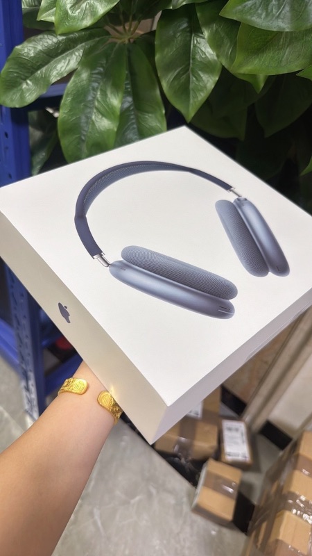 🎧 Apple AirPods Max – Premium Over-Ear Headphones