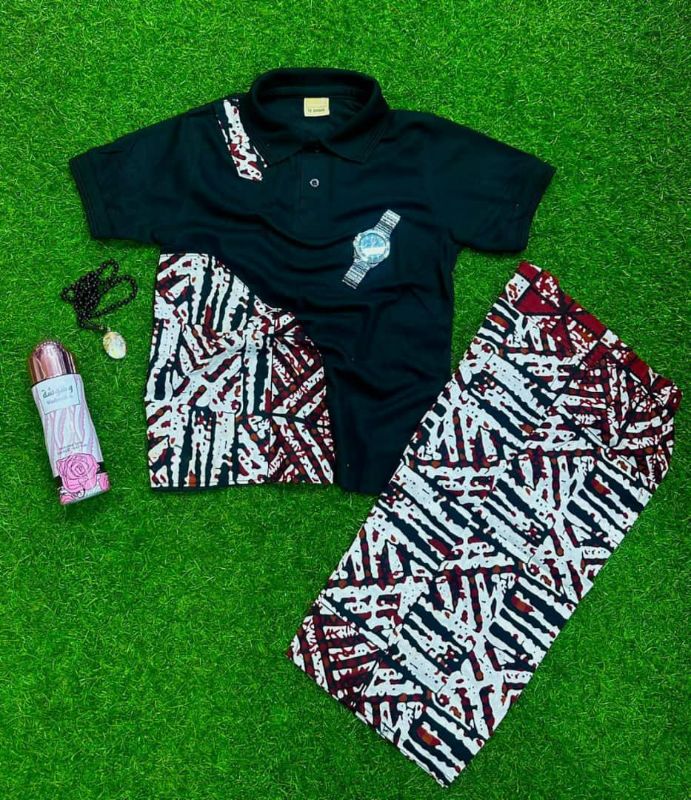 POLO NOIR AVEC BATIK