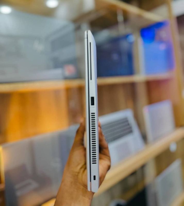 HP Elitebook 840G6 - Écran tactile - CORE i5 - 8ème génération
Modèle Professionnel