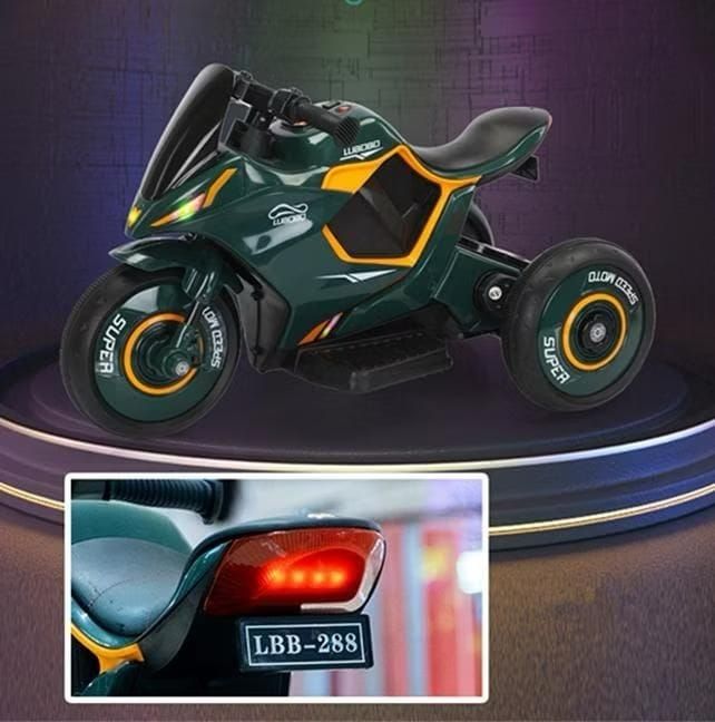 Moto électrique à trois roues pour enfants
Avec Lumière