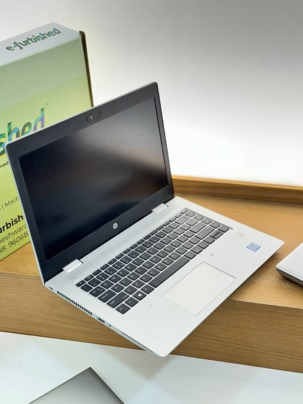 HP Probook 640G5 - CORE I5 - 8EME génération Modèle professionnel.
8Go RAM, Plus de 256Go SSD de Disque dur intégré