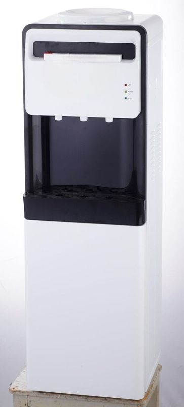 Fontaine D'eau Automatique Millennium
L'eau chaude, tiède et glacer
.3 Boutons