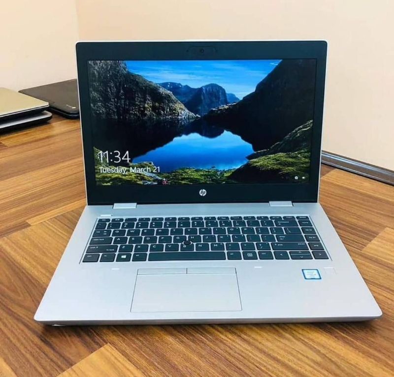 HP Probook 640G5 - CORE I5 - 8EME génération Modèle professionnel.
8Go RAM, Plus de 256Go SSD de Disque dur intégré