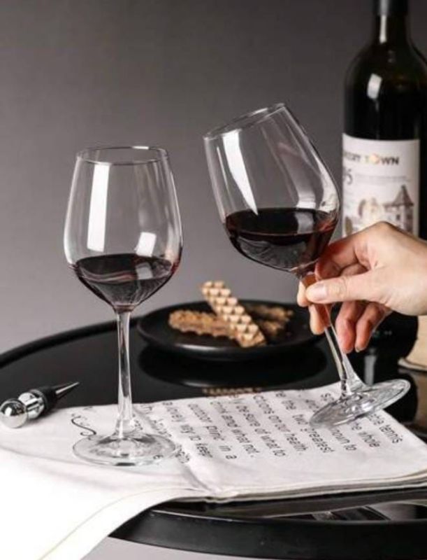 LOT DE 6 VERRES À VIN ASSORTIS