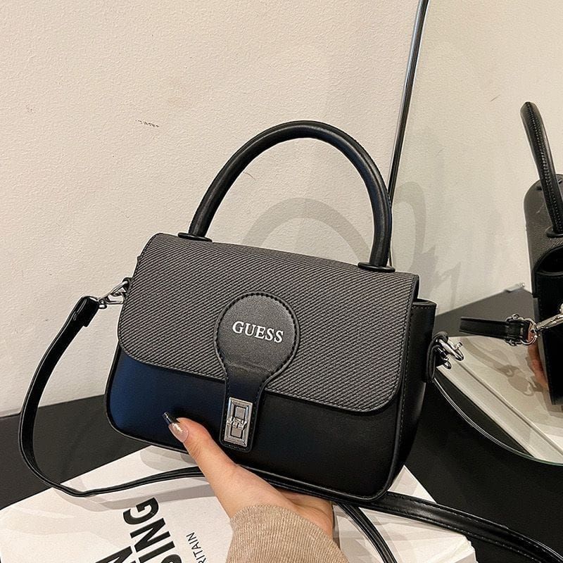 SAC A MAIN GUESS
Sac à main bandoulière Pour Femme
